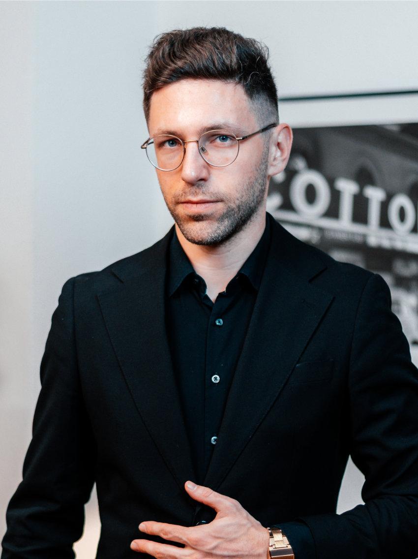 Albert Rossinski erklärt starke, eigenständige Marke